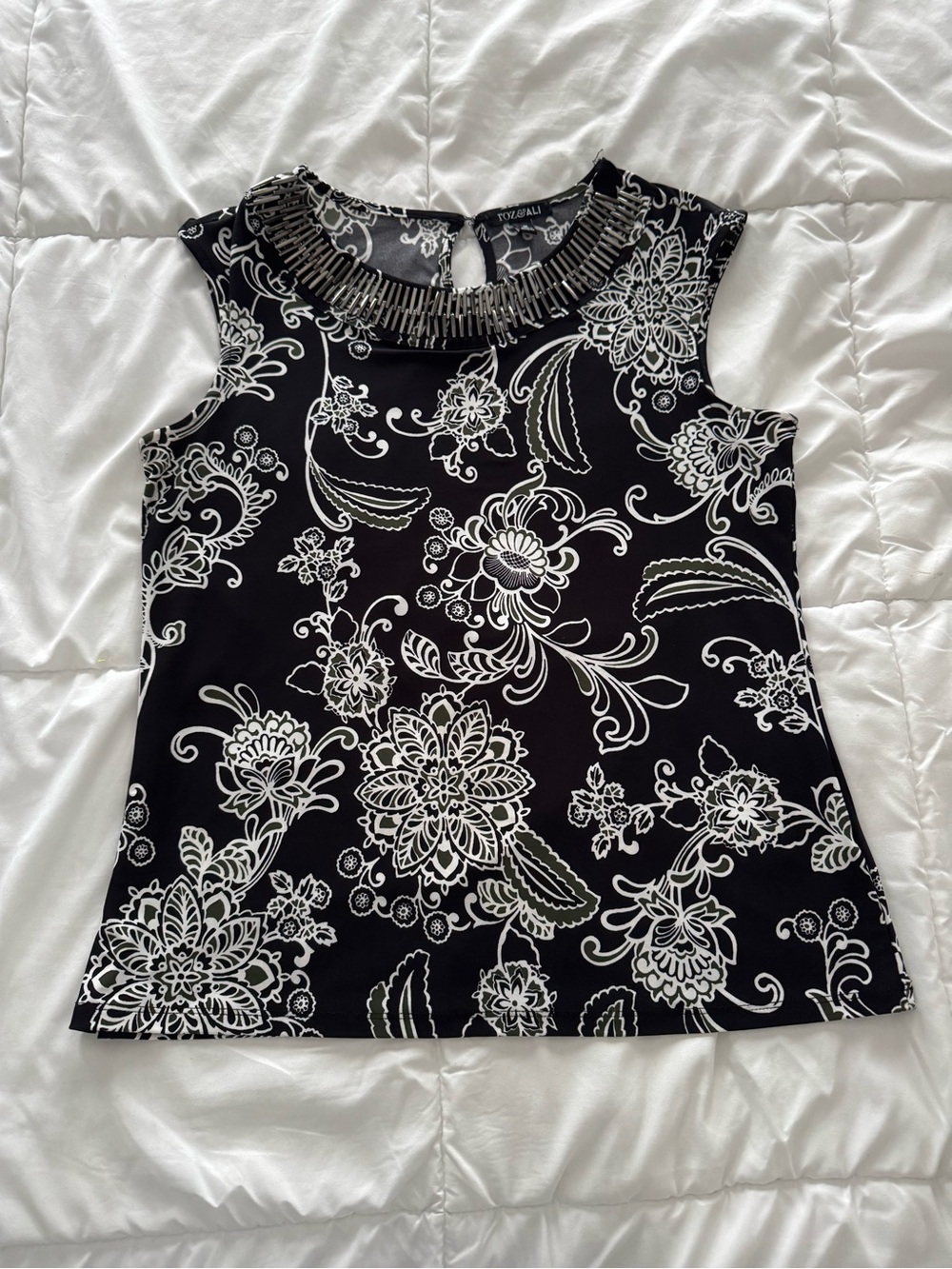 Roz & Ali Black and White Beaded-Neck Floral Camisole